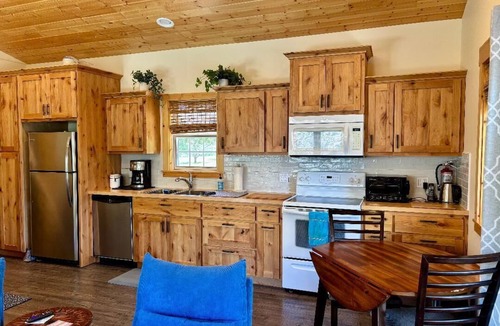 Ardenvoir Cabin | Happy Place.