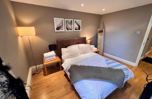 South Bank Apartment | Happy River Thames View Entire Apartment