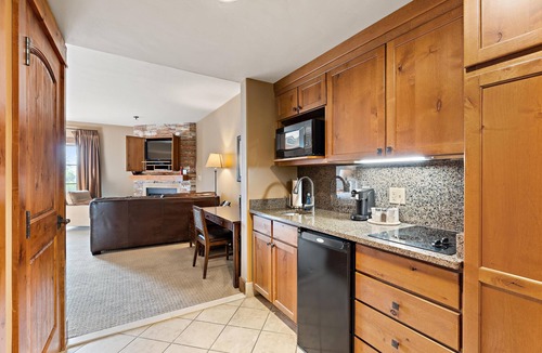 Tamarack Condo | Happy Trails | Includes Two 1-Day Lift Tickets