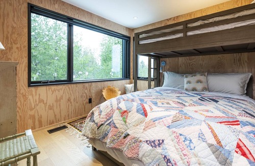 Meaford House | Happy Valley Cabin