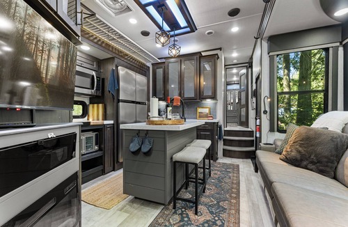 Sequim House | Happy Valley Hideaway with 2 Bedrooms & Fire Pit