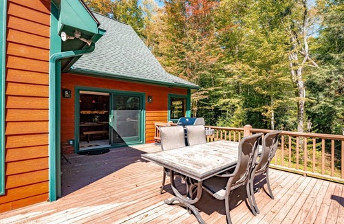 Davis House | Happy Valley Hideaway