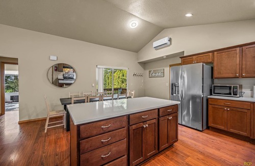 Lents House | Happy Valley Home, Game Room, & 8 beds!
