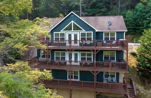 Lakeside Estates House | 'Happyhour', Norris Lake, Cov Dock w/slide, by Deerfield, Lg Fire Pit, sleeps 30