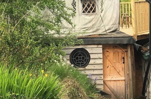 Abergele Cabin | Hapus Hideaway Retreat Site, Sleeps 29