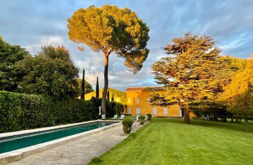 Pertuis Hotel | Haras de Castellane