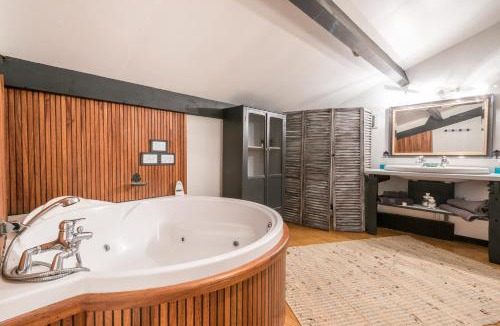 Lasserre House | Haras Picard Du Sant Le Chalet