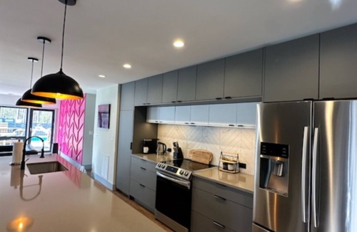 Harbert House | Harbert renovated house Private heated pool spa deck grill fire pit 2026 open!