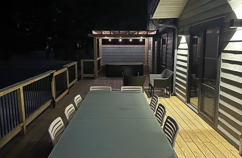 Harbert House | Harbert renovated house Private heated pool spa deck grill fire pit 2026 open!