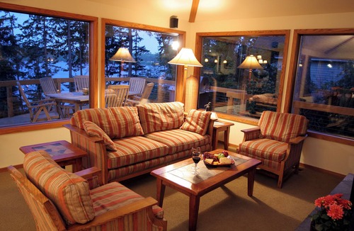 Freeland House | Harbor Chalet Waterfront Estate