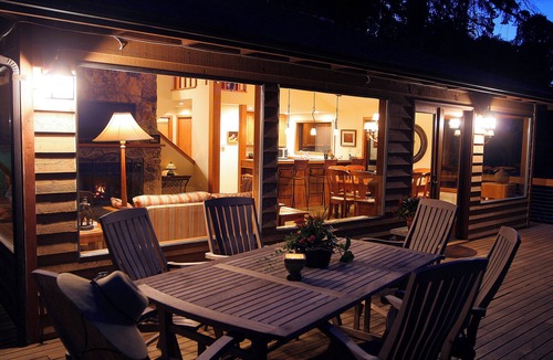 Freeland House | Harbor Chalet Waterfront Estate