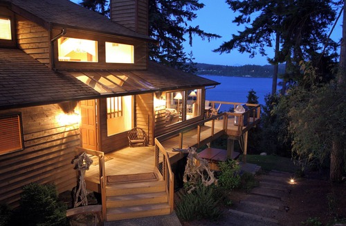 Freeland House | Harbor Chalet Waterfront Estate