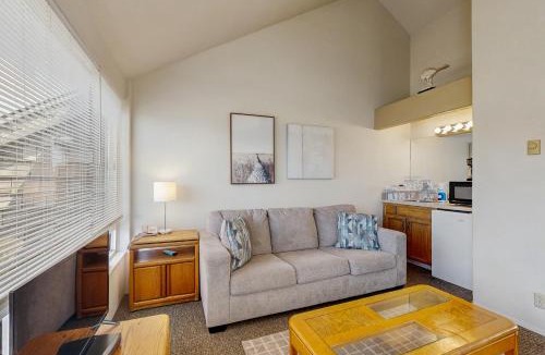 Historic Bayfront Hotel | Harbor Hideaway #C301