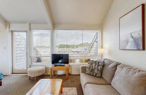 Historic Bayfront Hotel | Harbor Hideaway #C301