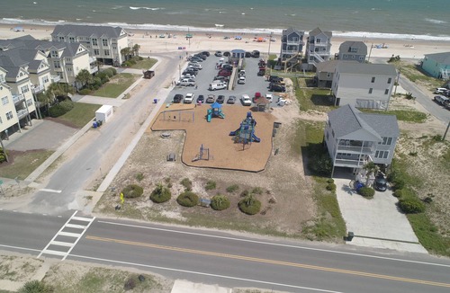 Surf City House | Harbor House 1601 Beautiful beach cottage duplex -sleeps 9, short walk to beach!