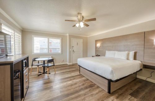 Morro Bay Hotel | Harbor House Inn
