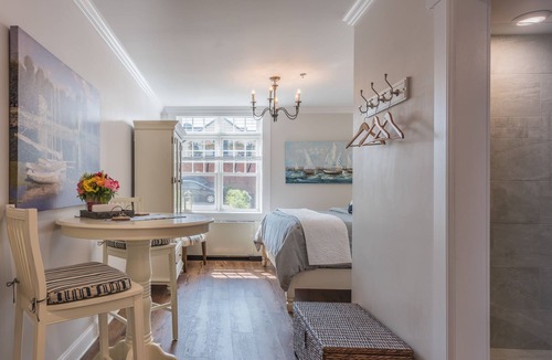 Sackets Harbor Hotel | Harbor House Inn