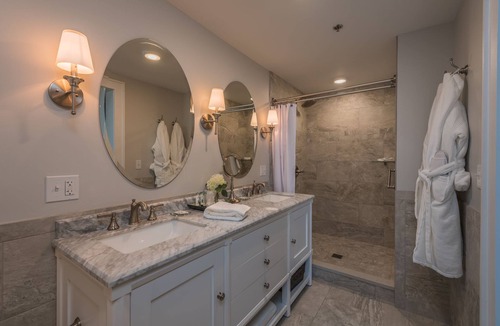 Sackets Harbor Hotel | Harbor House Inn