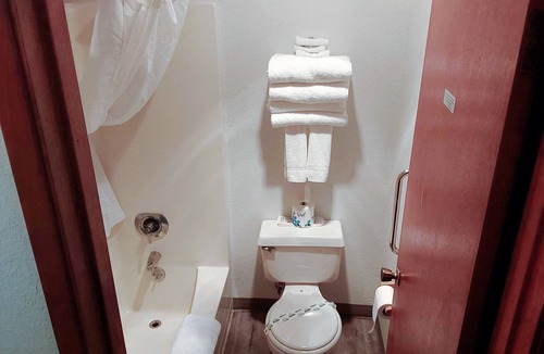 Brookings Hotel | Harbor Inn