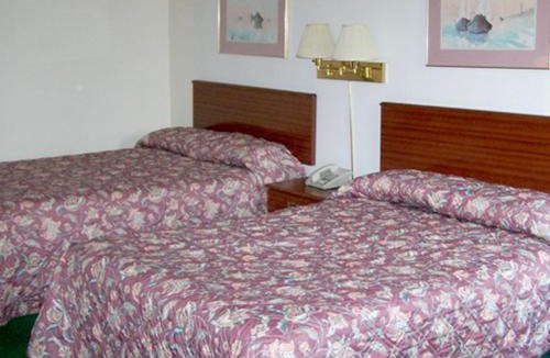 Hawk Run Hotel | Harbor Inn