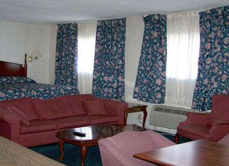 Hawk Run Hotel | Harbor Inn