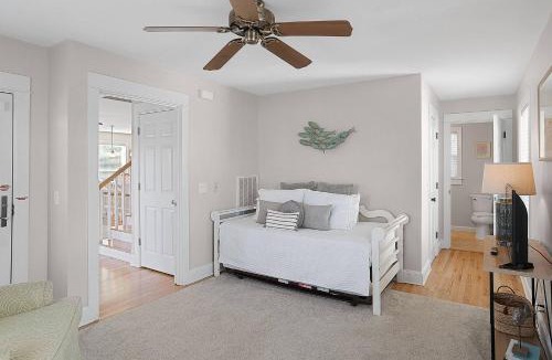 Oceanmarsh Subdivision House | Harbor Island 12 Shipwatch Dr
