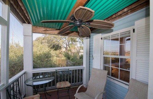Lincolnville House | HARBOR ISLAND - A GEM IN THE HISTORIC DISTRICT.