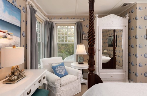 Pipes Cove Bed & Breakfast | Harbor Knoll Bed & Breakfast