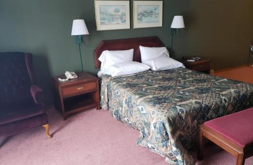 Kewaunee Hotel | Harbor Lights Lodge