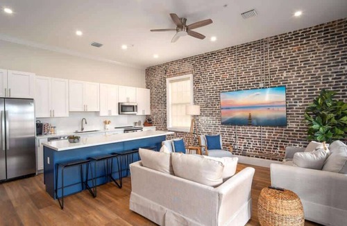 Historic Seaport Apartment | Harbor Luxe Celebration Suites