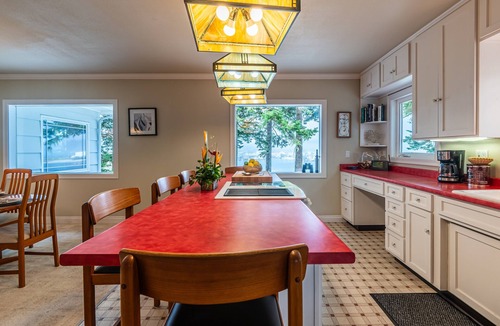 Barview House | Harbor Mist - Incredible Views and Private Beach