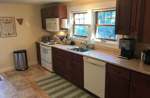 Marion Center Apartment | HARBOR VIEW CARRIAGE HOUSE