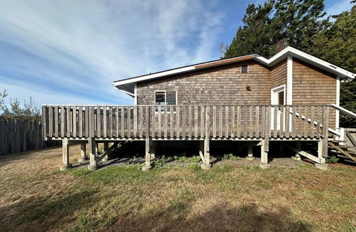 Gold Beach Cottage | Harbor View Cottage - Unit A
