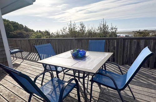 Gold Beach Cottage | Harbor View Cottage + Studio - Gold Beach, Oregon