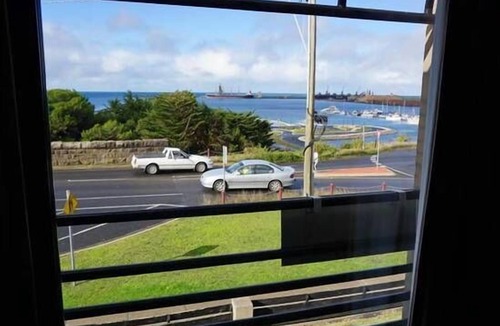 Portland Apartment | Harbor Views CBD 1 Bedroom Unit