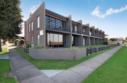 Portland Apartment | Harbor Views CBD 1 Bedroom Unit