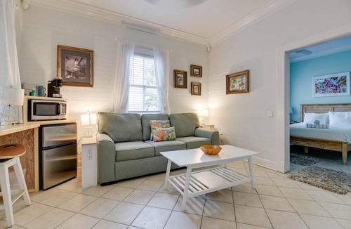 Historic Seaport House | Harbor Walk Hideaways | Group Compound In Old Town, Pool!
