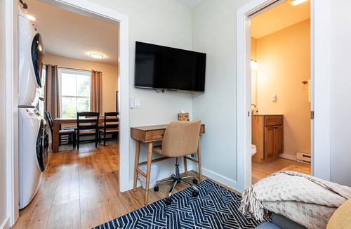 Southwest Harbor House | Harbor Watch Sleeps 10 WaterView