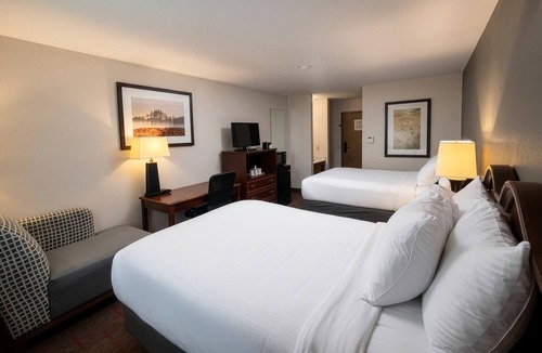 Sheboygan Hotel | Harbor Winds Hotel