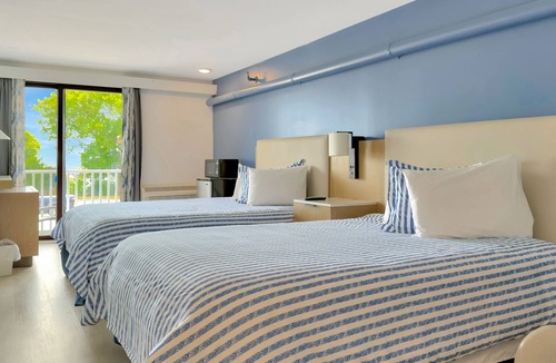 Rockland Hotel | Harborline Hotel