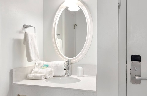 Rockland Hotel | Harborline Hotel