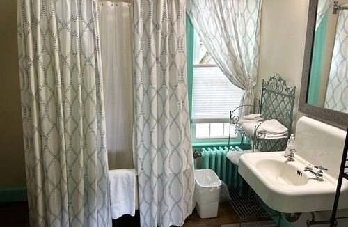 Gloucester Bed & Breakfast | Harborview Inn