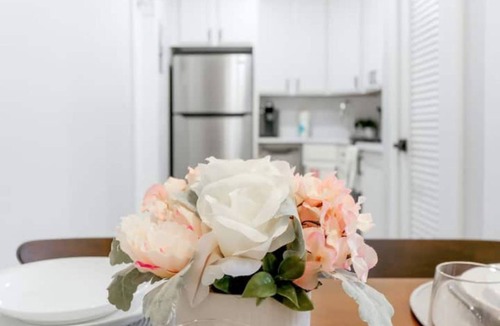 Harbor Beach Apartment | Harbour Beach King Bed Retreat