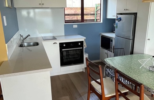 Pauanui House | Harbour Edge Bach for you