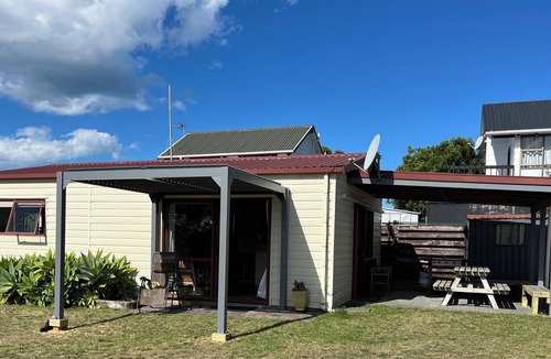 Pauanui House | Harbour Edge Bach for you