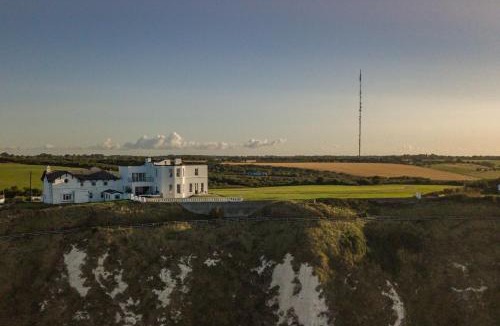 Folkestone House | Harbour Heights by Bloom Stays
