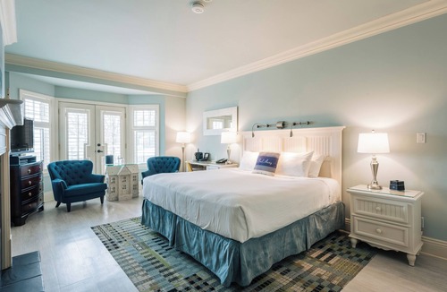 Historic Old Town Hotel | Harbour House