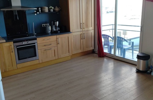 Saint-Vaast-la-Hougue House | Harbour life show