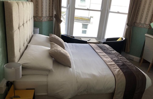 Roundham Bed & Breakfast | Harbour Lodge B&B