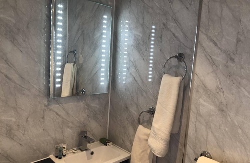 Roundham Bed & Breakfast | Harbour Lodge B&B